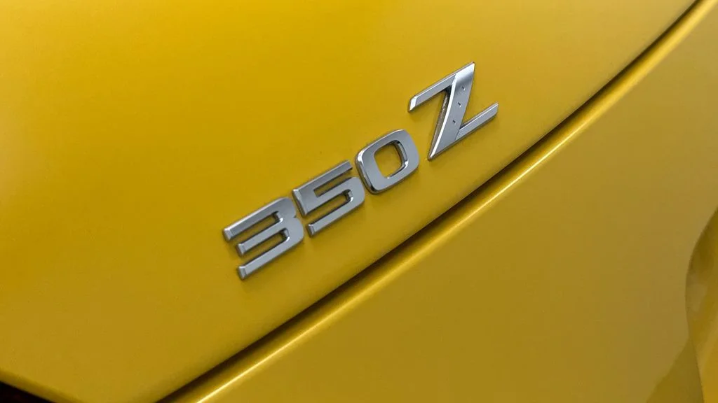 Used 2005 Yellow Nissan Touring image 23