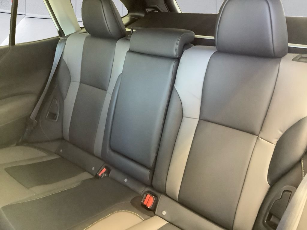 Used 2025 White Subaru Onyx Edition XT image 18