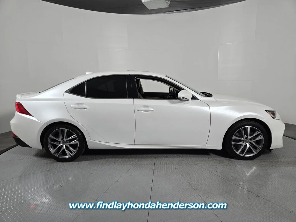 2020 Lexus IS 300 - Photo 7