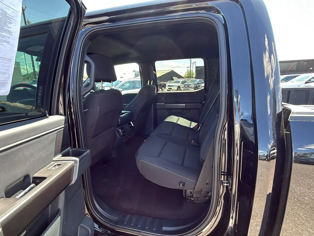 Used 2021 Agate Black Metallic Ford XLT image 28
