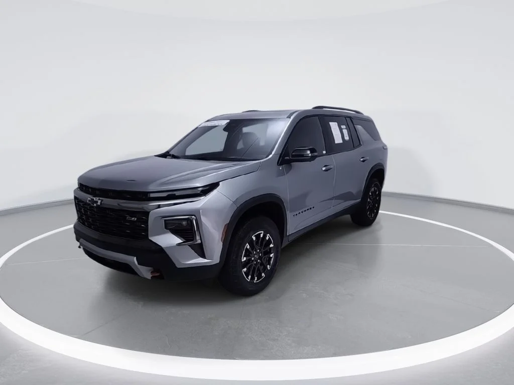 Used 2025 Gray Chevrolet Z71 image 4