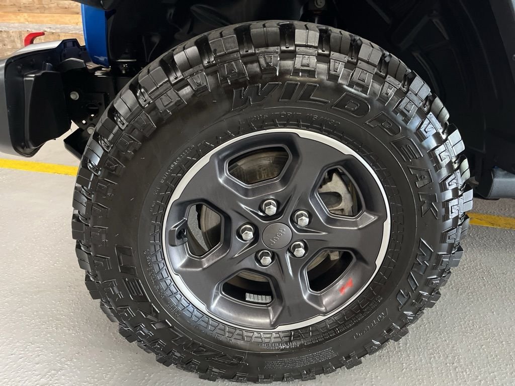 Used 2023 Blue Pearl Jeep Rubicon image 5