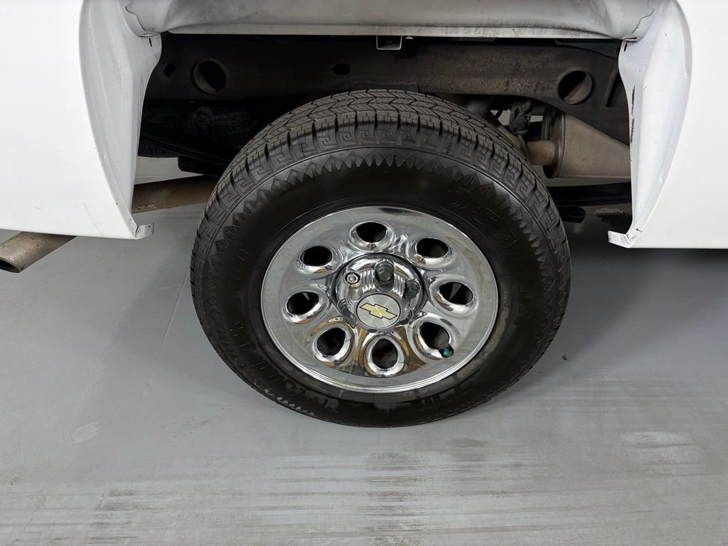 Used 2013 White Chevrolet Work Truck image 14