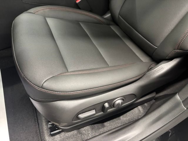 New 2026 Mosaic Black Metallic Chevrolet 2RS image 16
