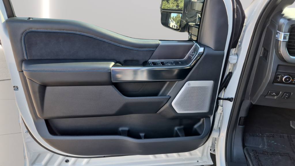 Used 2026 White Ford Platinum image 9