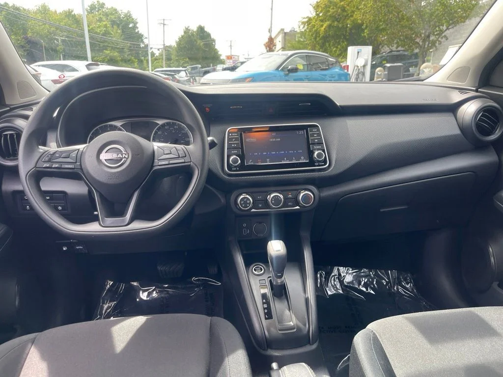 2025 Nissan KICKS PLAY Base - Photo 13
