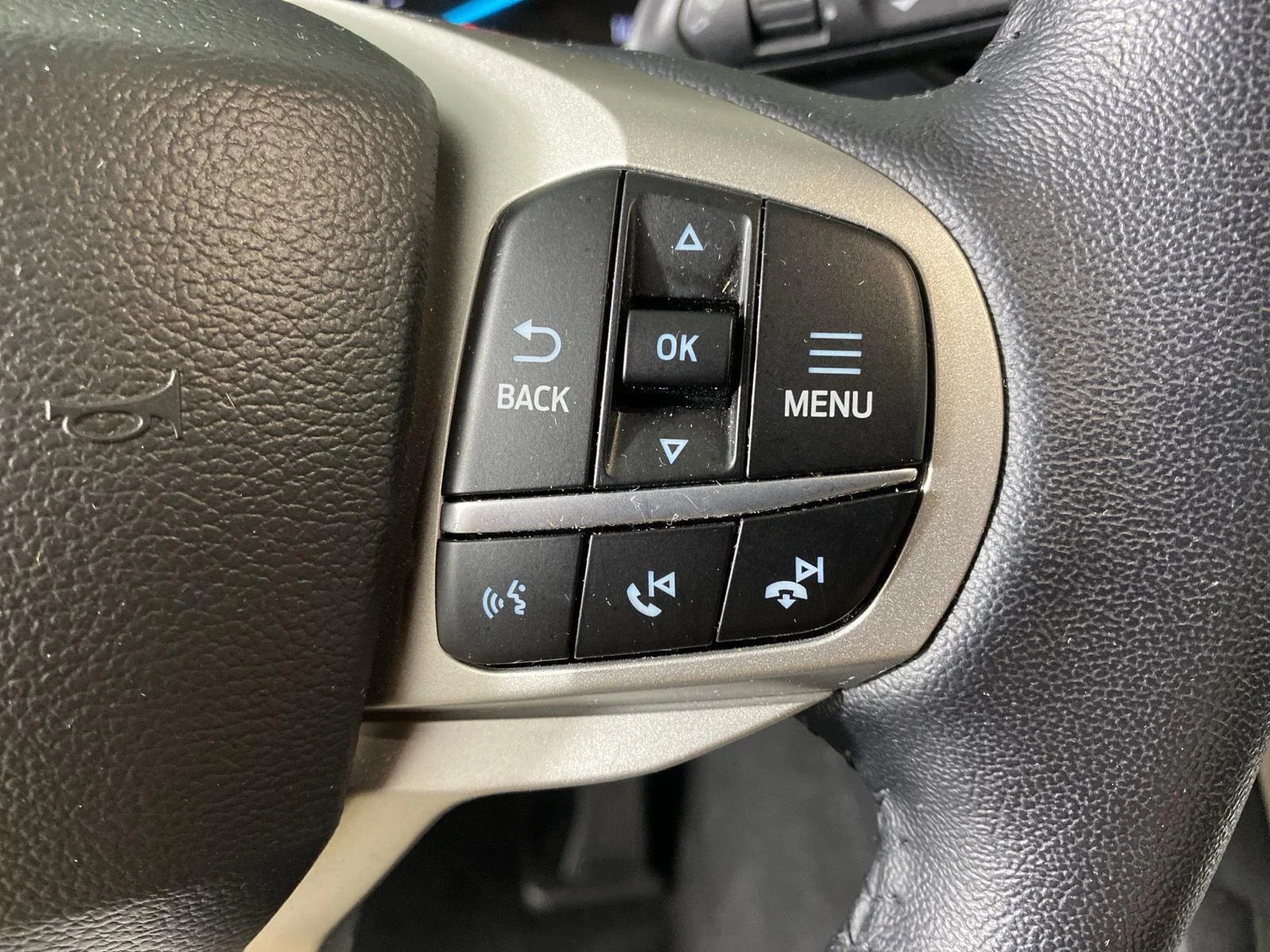 Used 2022 Jewel Red Ford XLT image 19