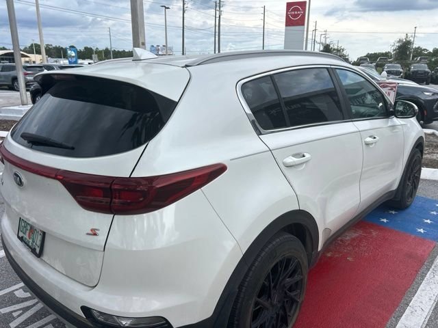 Used 2020 White Kia S image 4