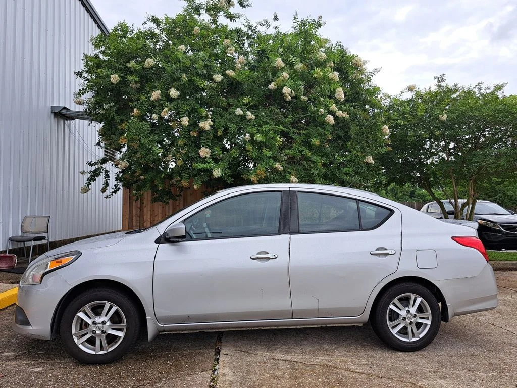Used 2019 Silver Nissan 1.6 SV image 4