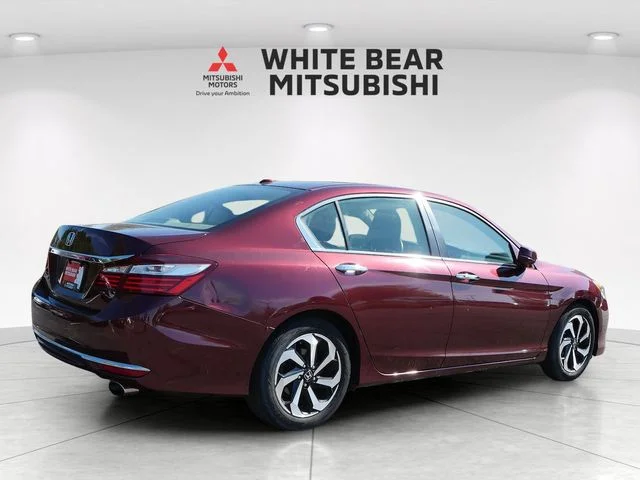 Used 2016 Basque Red Pearl II Honda EX-L image 5