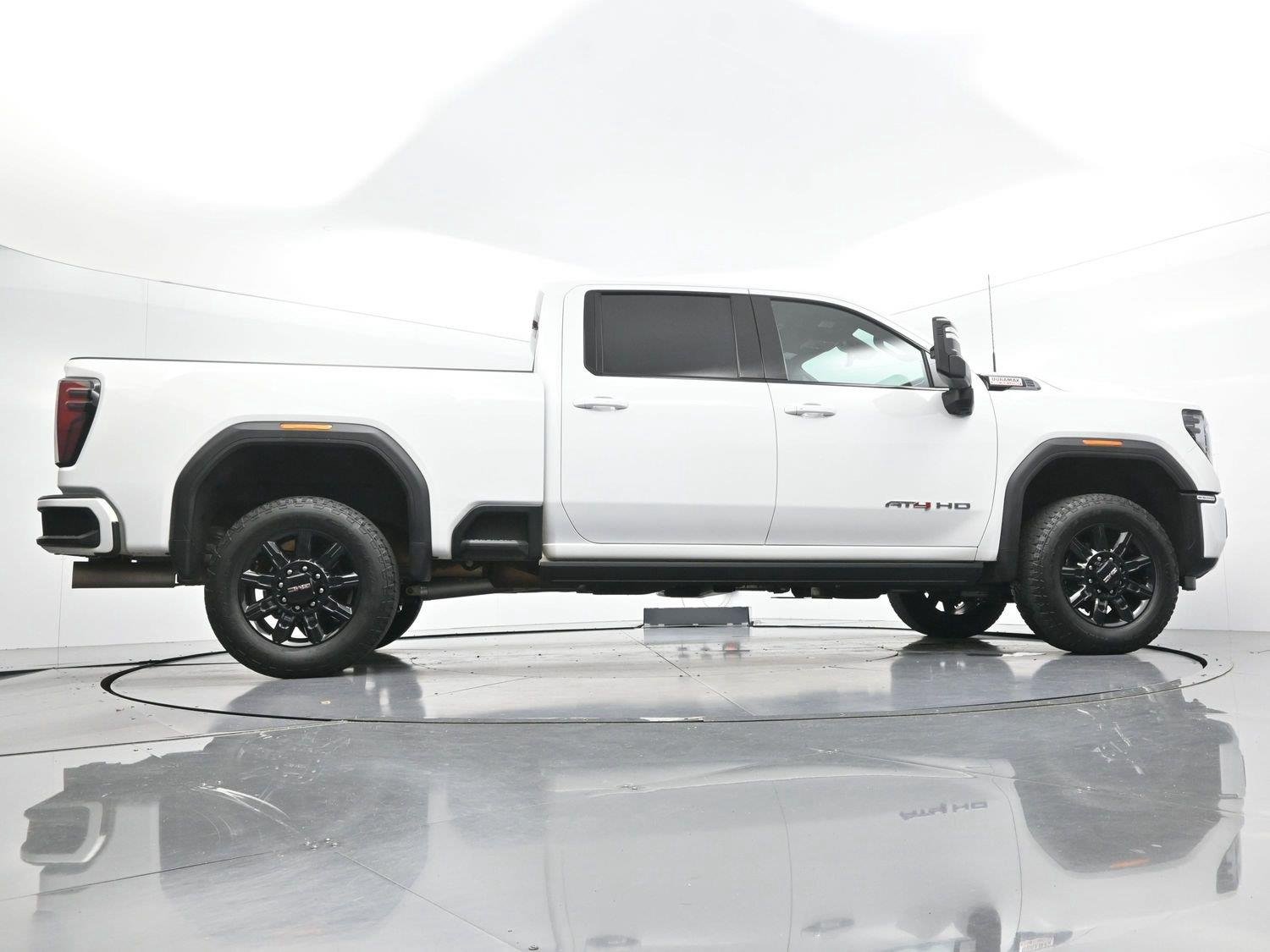 Used 2024 Summit White GMC AT4 image 56