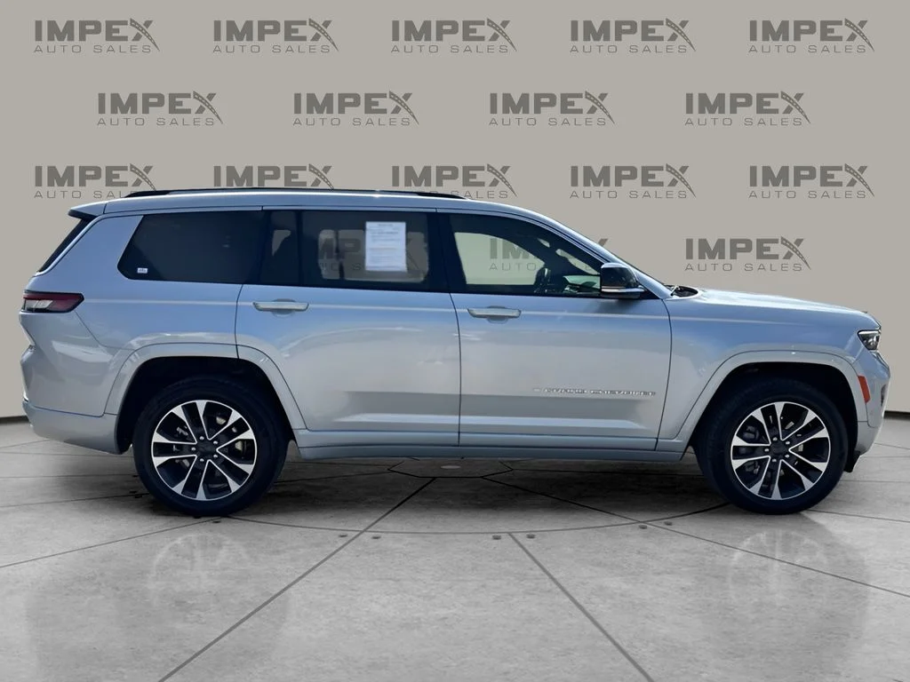 Used 2021 Silver Jeep Overland image 6