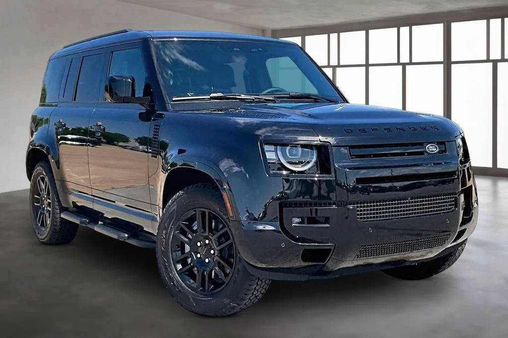 New 2026 Black Land Rover X-Dynamic SE image 2