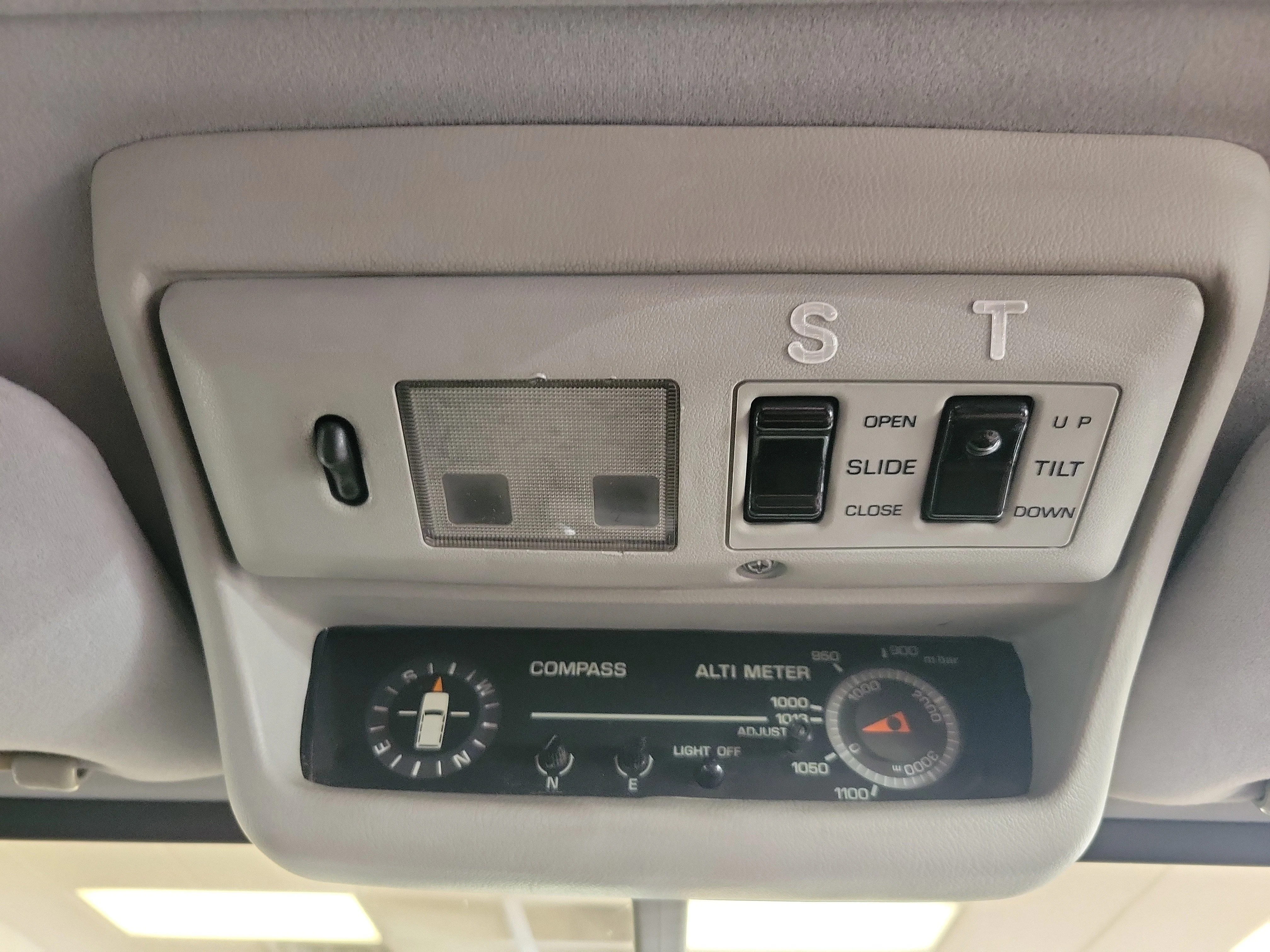 Used 1993 Green Toyota Base image 17