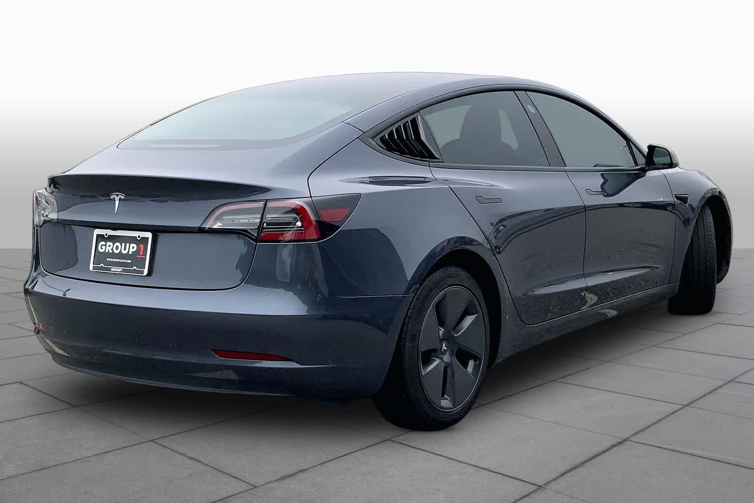 Used 2023  Tesla  image 11