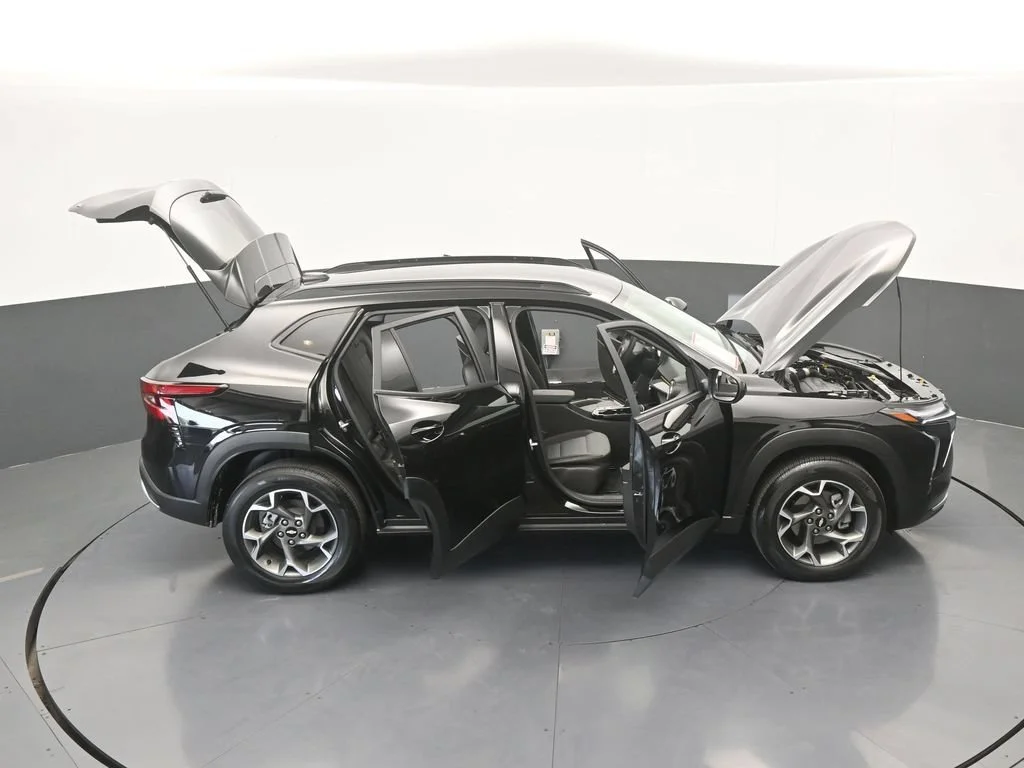 Used 2025 Mosaic Black Metallic Chevrolet LT image 66