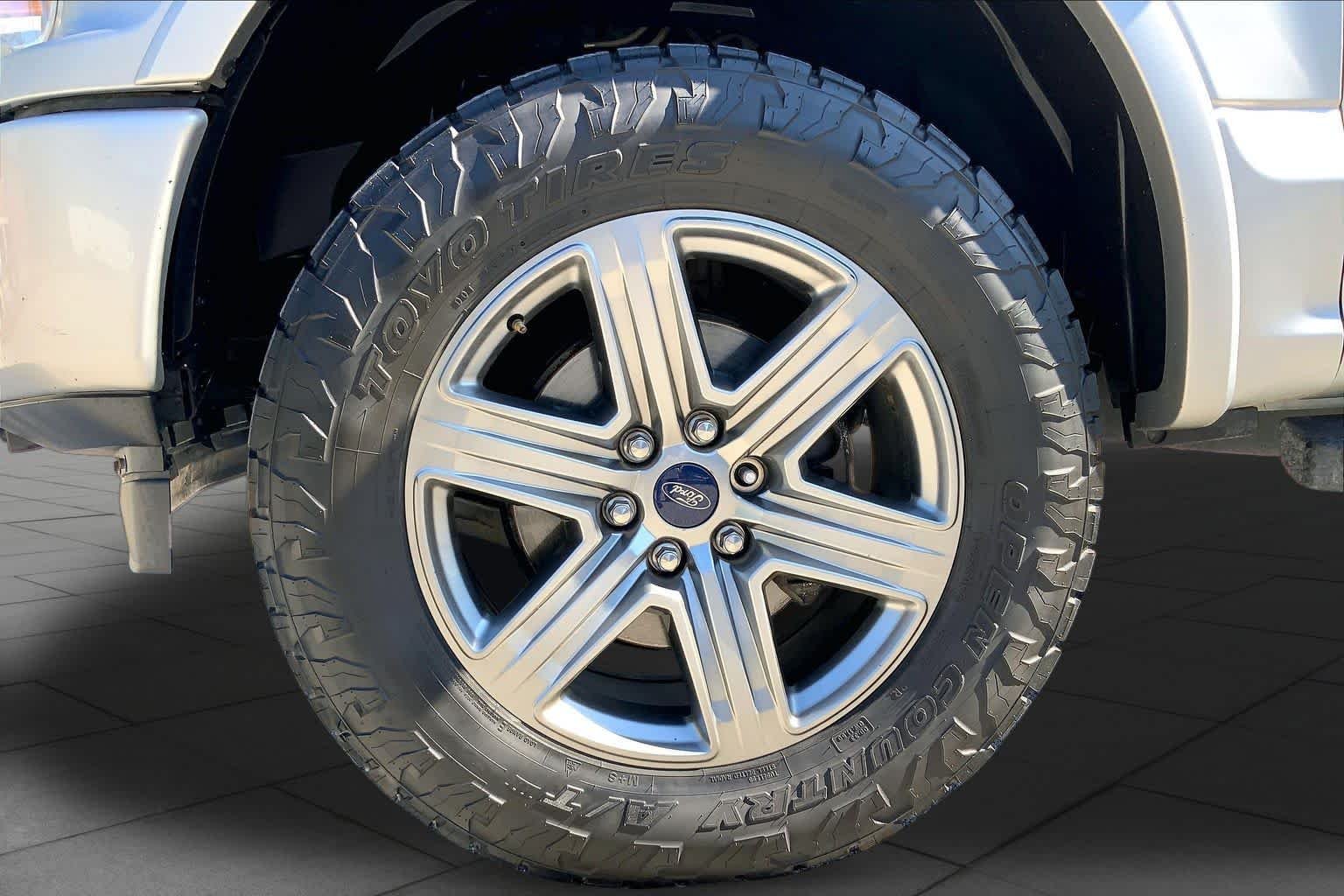 Used 2018 Ingot Silver Metallic Ford XLT image 11