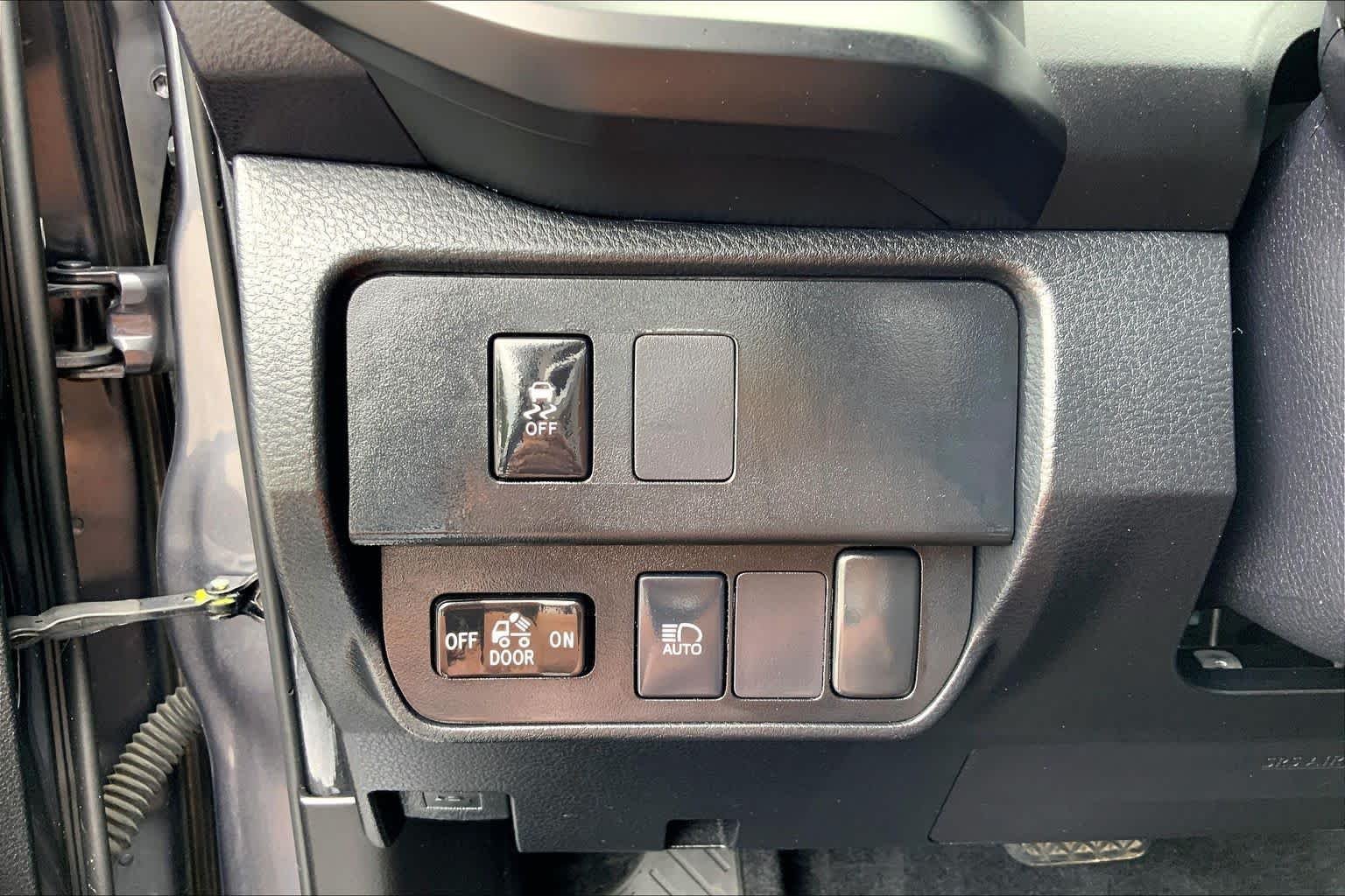 Used 2021 Magnetic Gray Metallic Toyota SR image 32