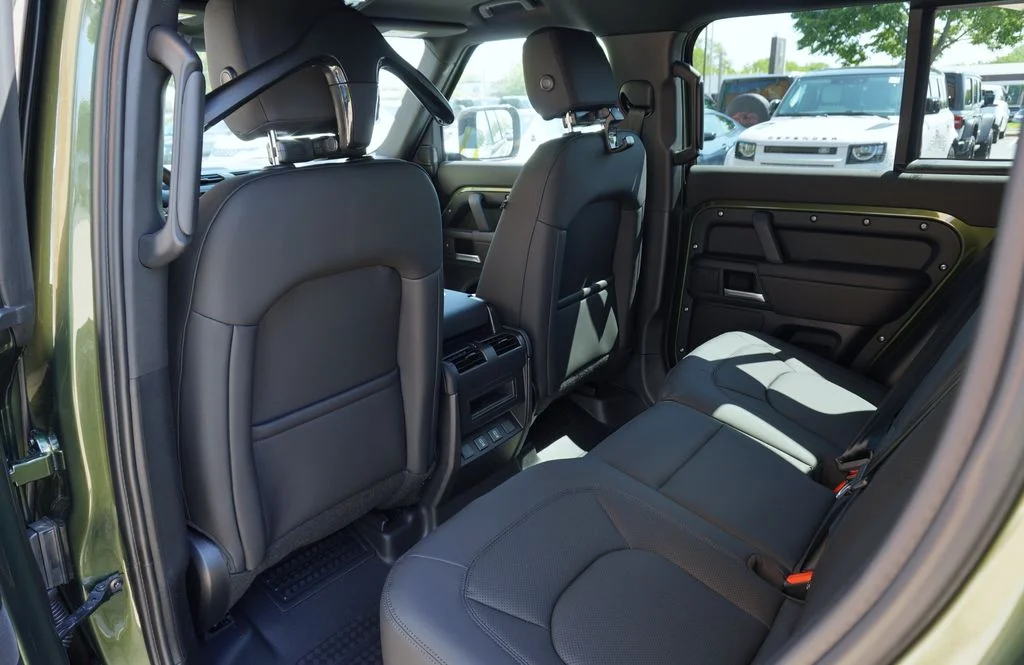 New 2026 Woolstone Green Land Rover S image 28