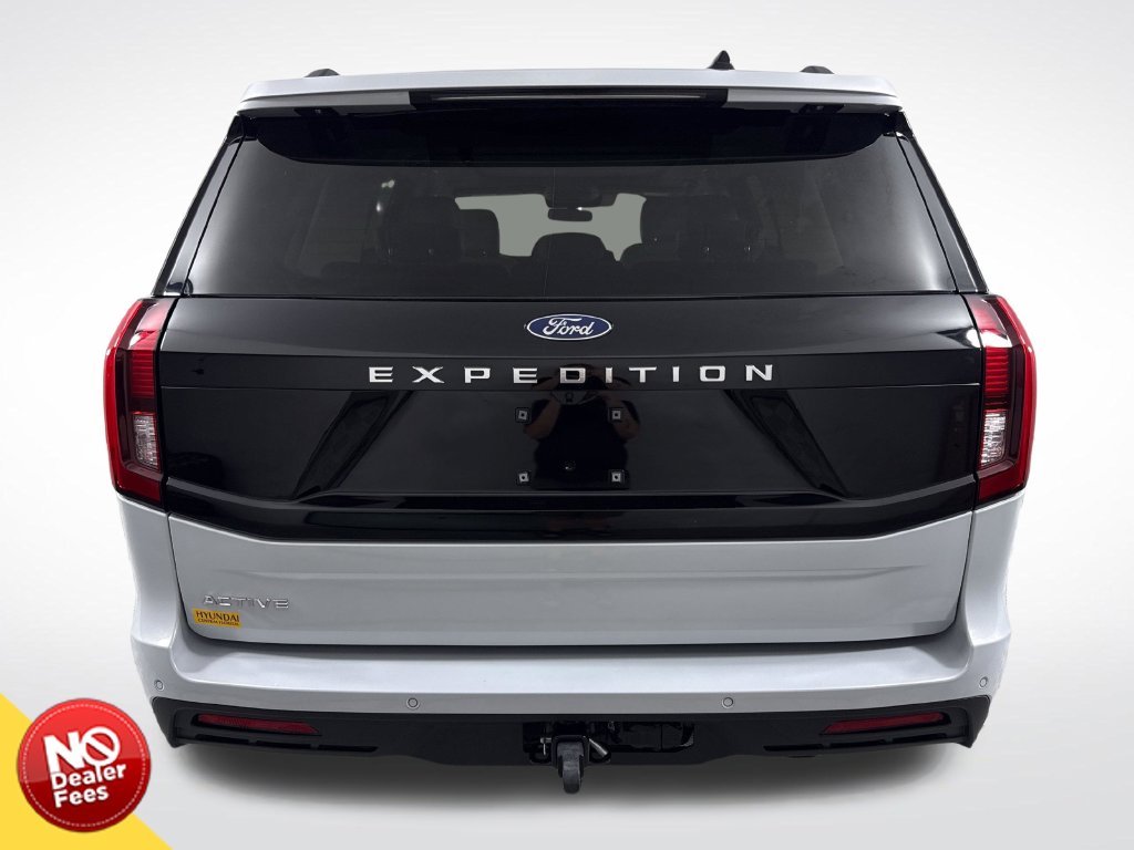 Used 2025 Silver Ford Active image 5