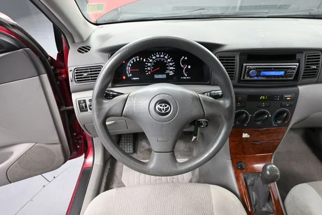 Used 2007 Red Toyota LE image 23