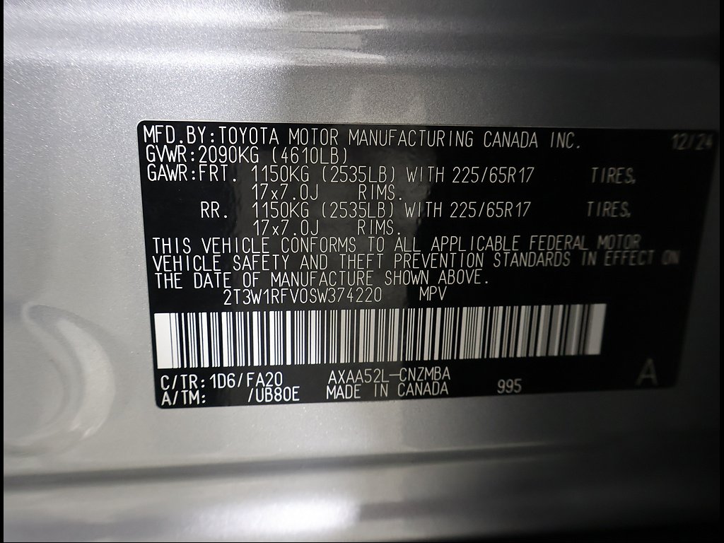 Used 2025 Silver Sky Metallic Toyota XLE image 17