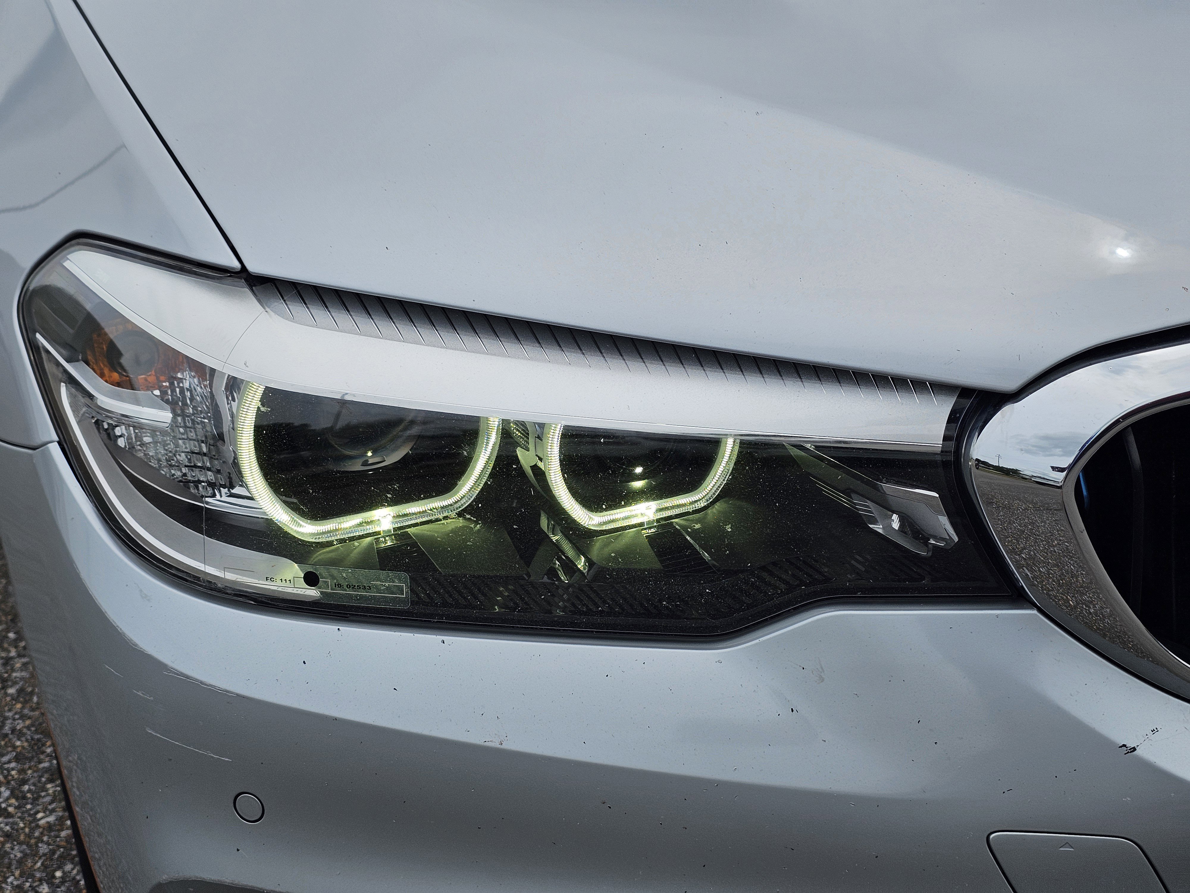 Used 2019 Glacier Silver Metallic BMW 530e iPerformance image 4