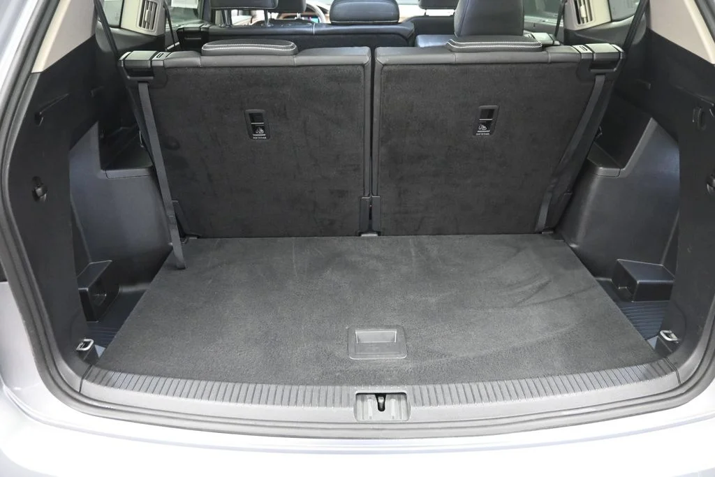 Used 2026 Silver Volkswagen SE w/Technology image 12