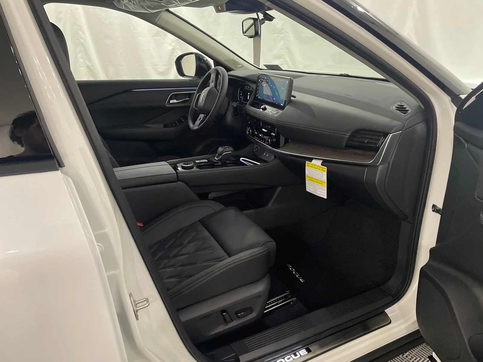 New 2026 Everest White Pearl/Super Black Nissan Platinum image 29