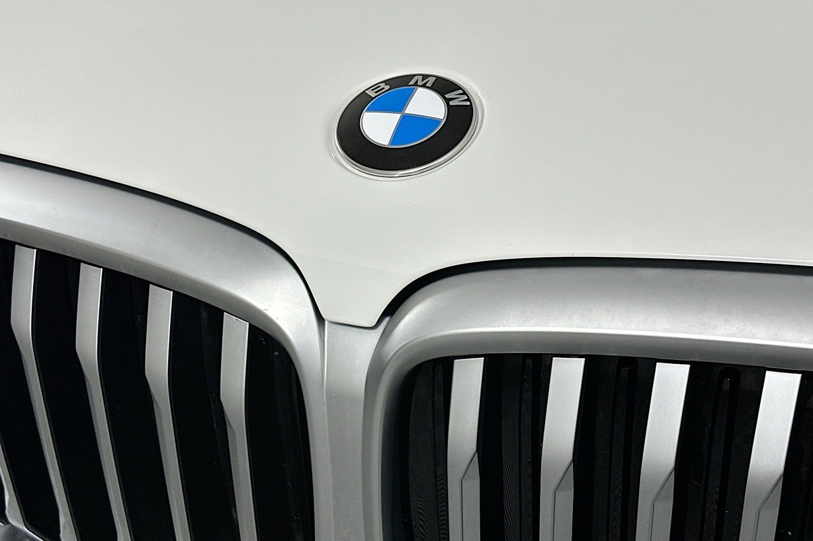 Used 2026 Alpine White BMW sDrive40i image 15
