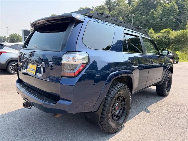 Used 2021 Blue Toyota Venture image 13
