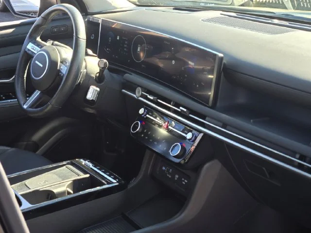 Used 2025 Black Hyundai Limited image 6