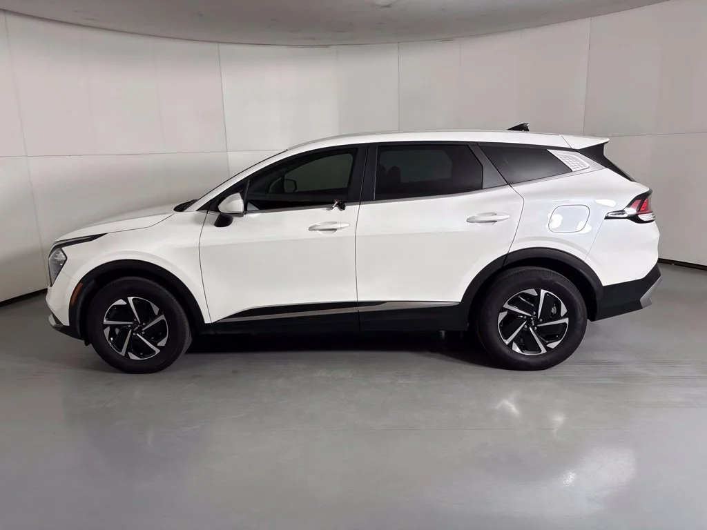 Used 2023 White Kia LX image 5