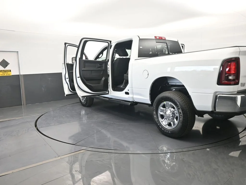 New 2026 Bright White Clear-Coat Exterior Paint RAM Tradesman image 77