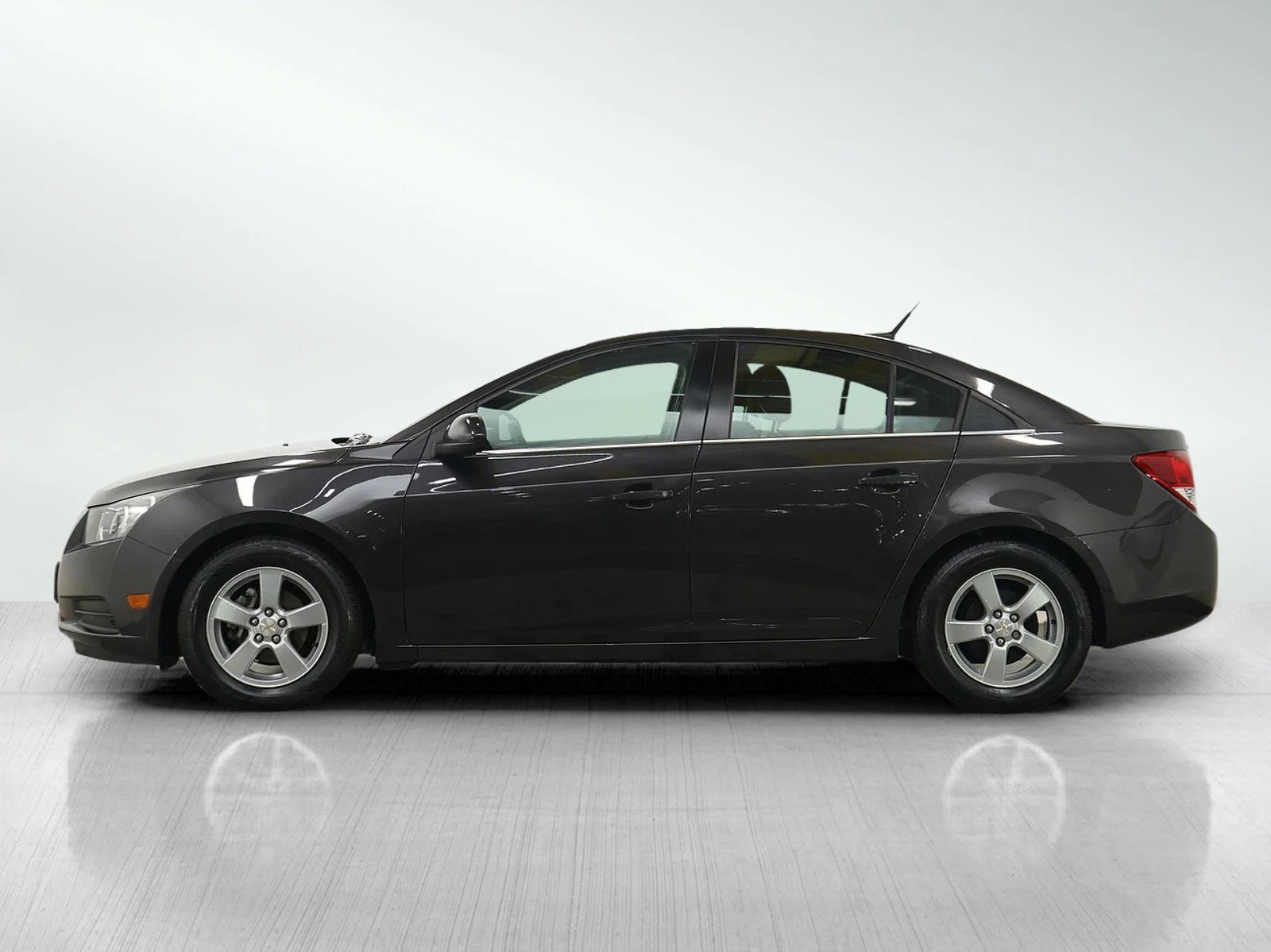 Used 2014 Chevrolet Cruze 1LT with VIN 1G1PC5SB9E7436645 for sale in White Bear Lake, Minnesota