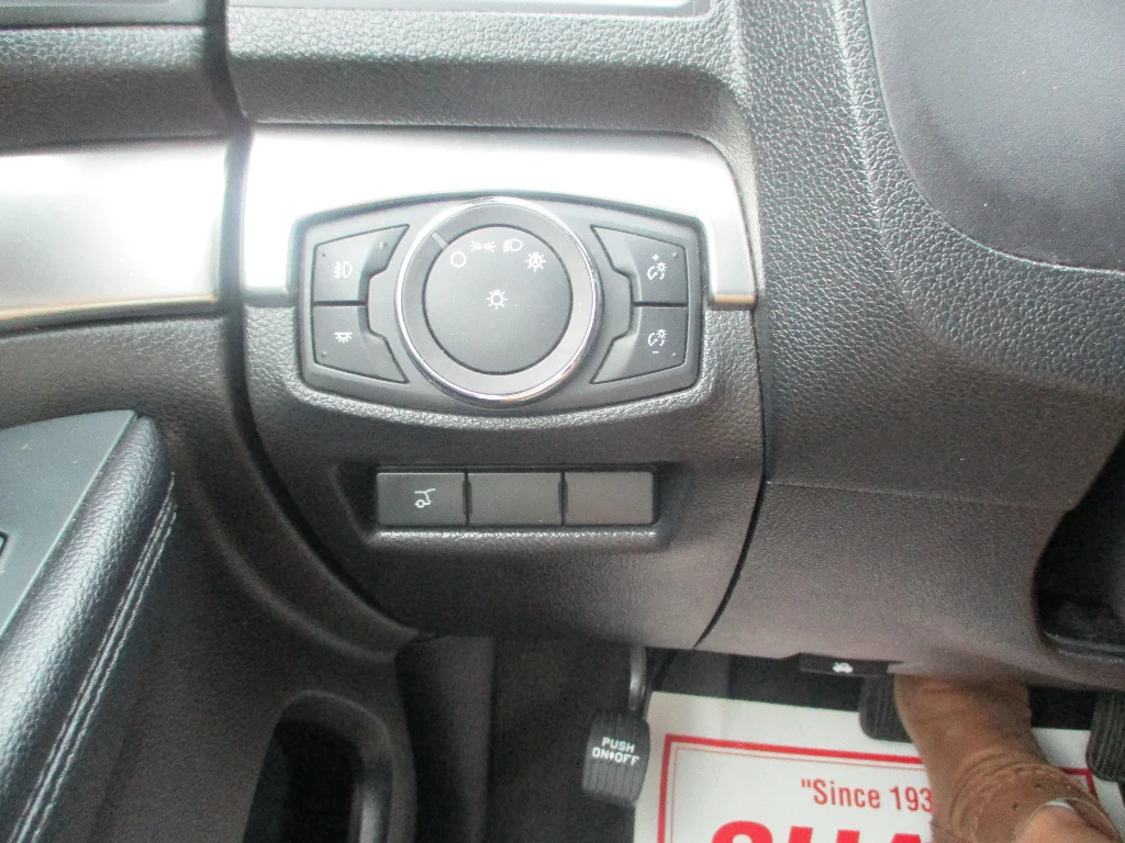Used 2018 INGOT SILVER METALLIC Ford XLT image 11