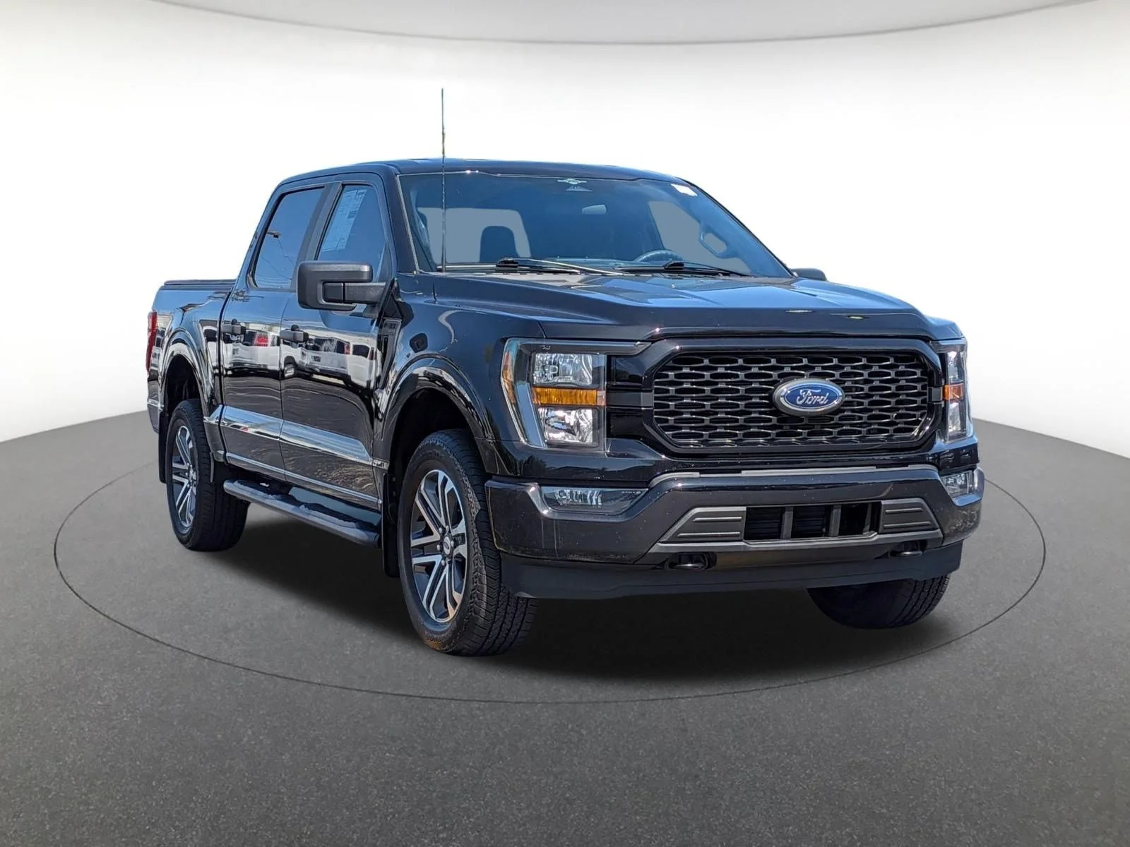 Used 2023 Black Ford XL image 3