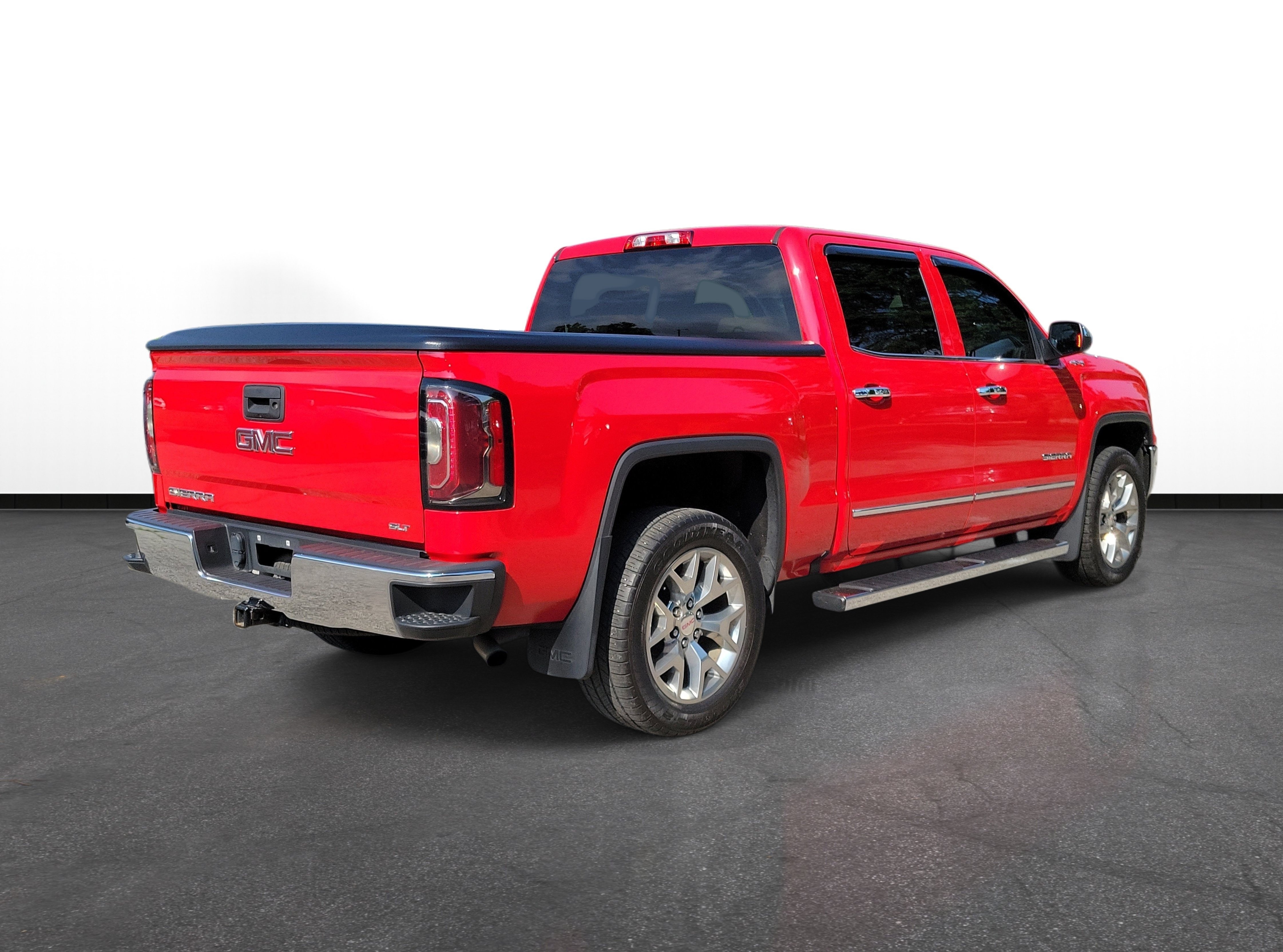 Used 2018 Cardinal Red GMC SLT image 4