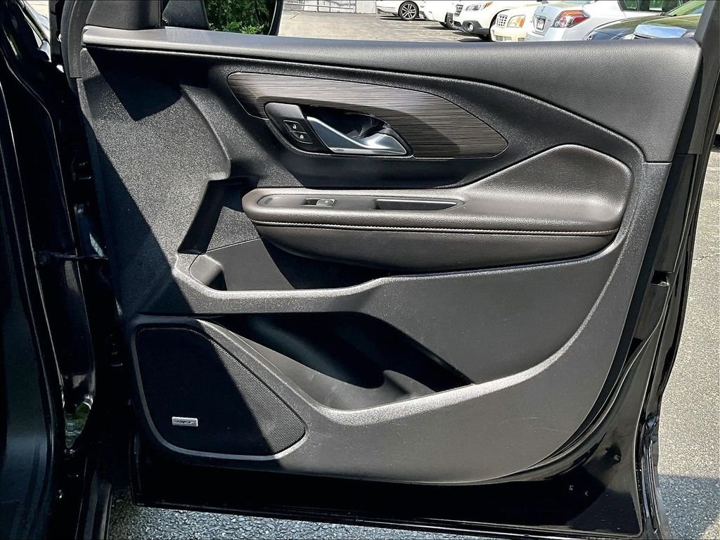 Used 2020 Black GMC SLT image 12