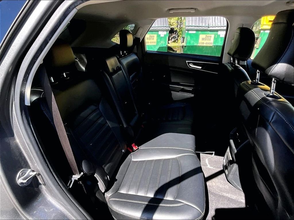 Used 2023 Gray Ford SEL image 16