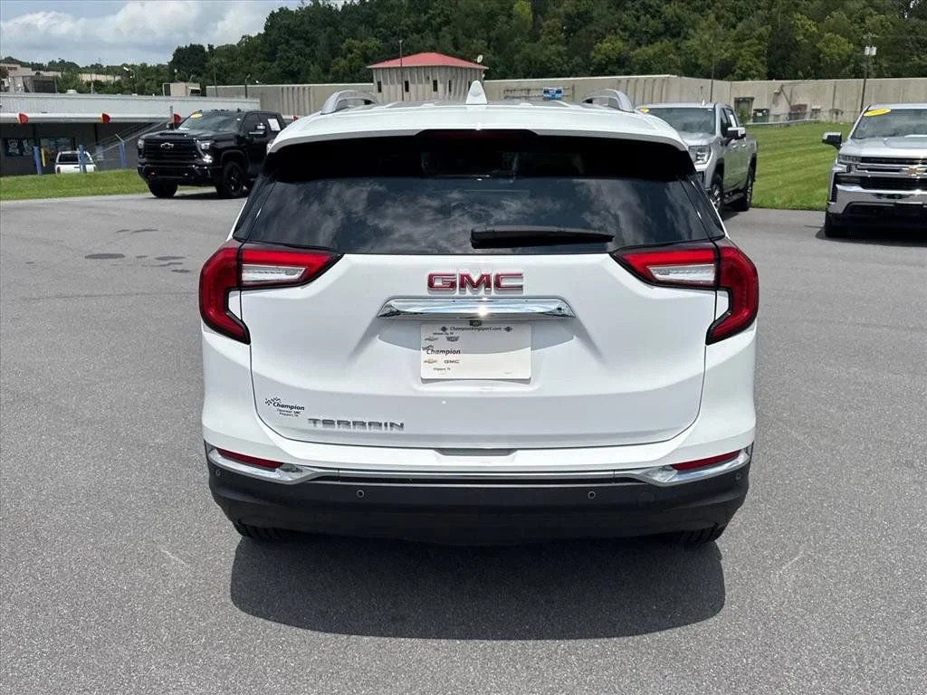 Used 2023 Summit White GMC SLT image 4