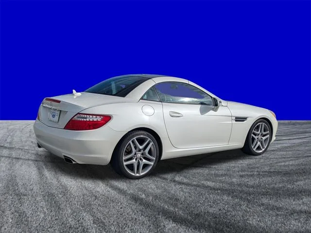 Used 2014 Diamond White Metallic Mercedes-Benz SLK 250 image 4