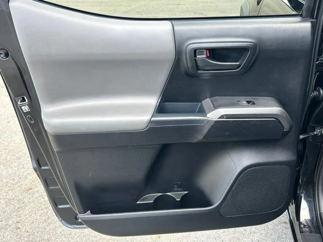 Used 2018 Black Toyota SR5 image 39