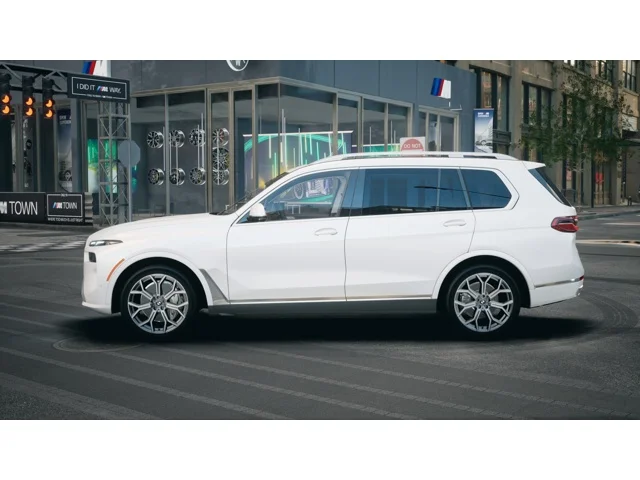 New 2027 Mineral White Metallic BMW xDrive40i image 4