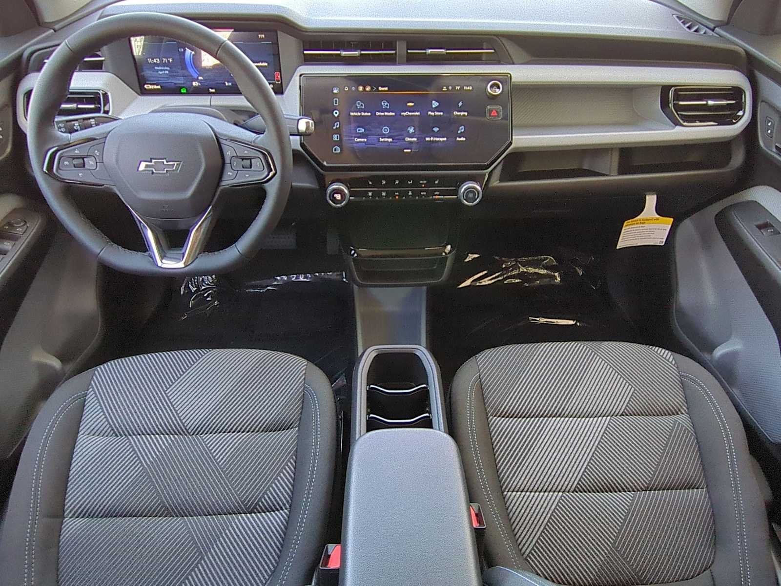 New 2027 Summit White Chevrolet LT image 13