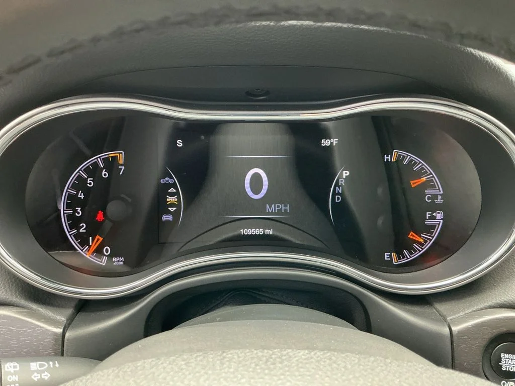Used 2018 Silver Jeep Altitude image 14