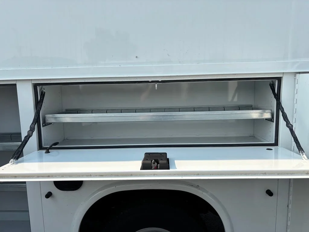 New 2024 Summit White GMC 1WT image 6