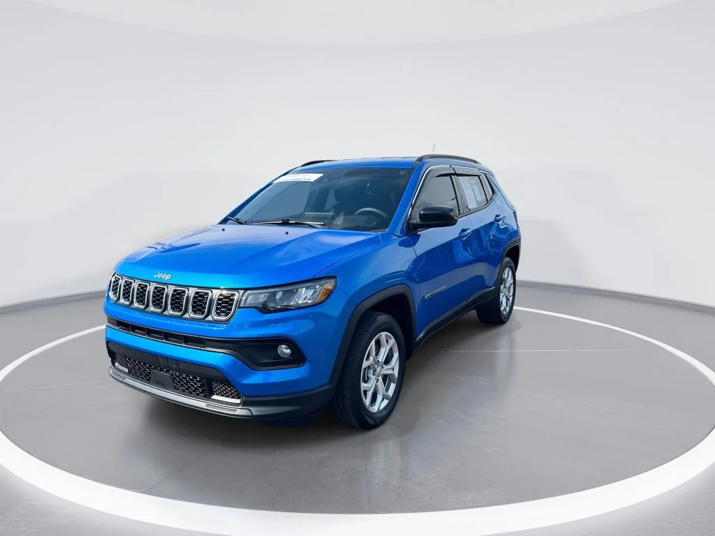 Used 2024 Blue Jeep Latitude image 4