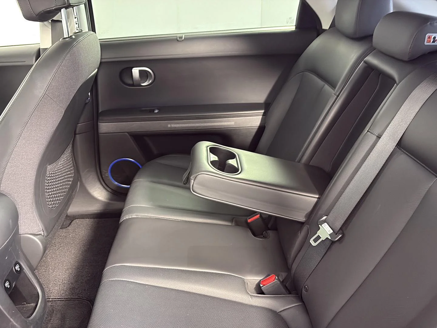 Used 2024 Abyss Black Hyundai Limited image 17