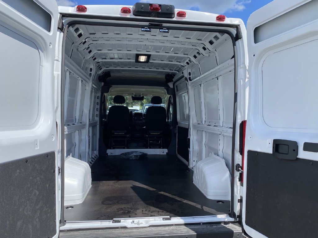 New 2026 Bright White Clear-Coat Exterior Paint RAM High Roof image 5